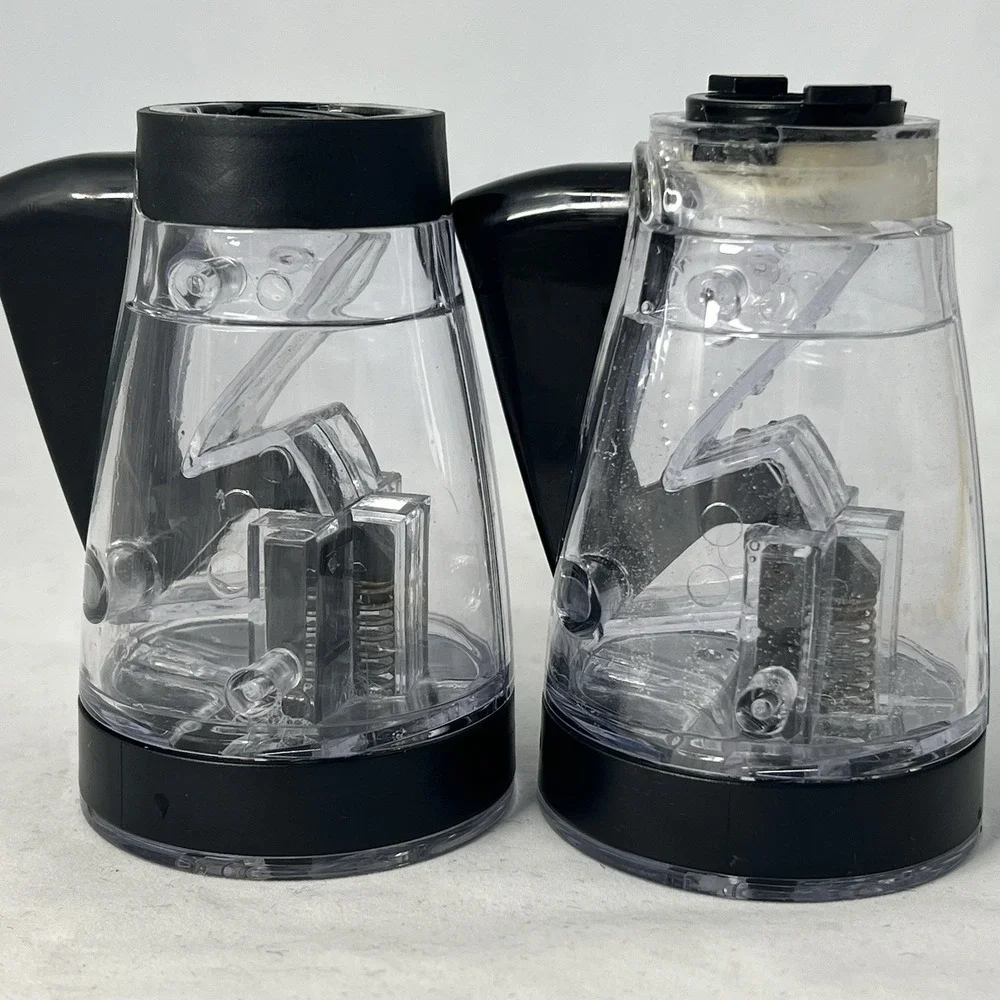 Set of Gravity Salt & Pepper Grinders – Automatic Operation Clear Black